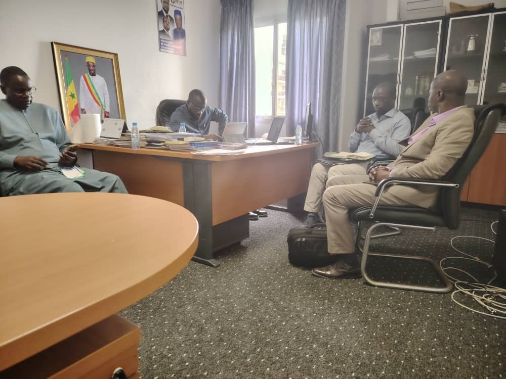 Rencontre à l’Assemblée nationale : Care et RAIS échangent avec trois députés engagés pour le développement du Sénégal 4 AN RAIS CARE3 1